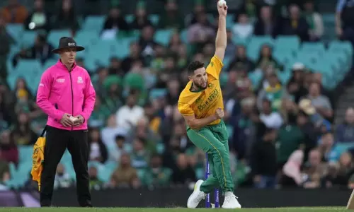 நெதர்லாந்துக்கு எதிரான போட்டியில் டாஸ் வென்ற தென்ஆப்பிரிக்கா பந்துவீச்சு தேர்வு நெதர்லாந்துக்கு எதிரான போட்டியில் டாஸ் வென்ற தென்ஆப்பிரிக்கா பந்துவீச்சு தேர்வு