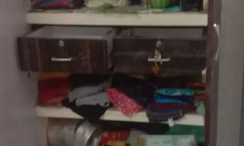 மத்திய பாதுகாப்புப்படை பெண் போலீஸ் வீடு உள்பட மூன்று இடங்களில் திருட்டு மத்திய பாதுகாப்புப்படை பெண் போலீஸ் வீடு உள்பட மூன்று இடங்களில் திருட்டு