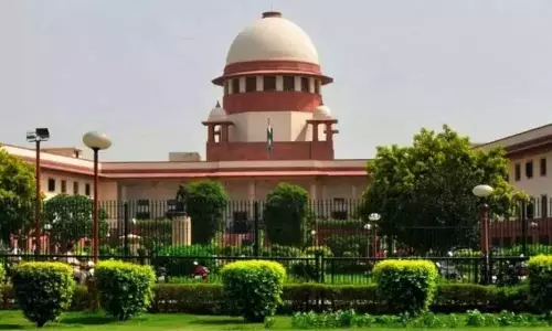 பொருளாதாரத்தில் பின்தங்கிய முன்னேறிய வகுப்பினருக்கு 10 சதவீத இடஒதுக்கீடு வழக்கு - சுப்ரீம் கோர்ட்டு இன்று தீர்ப்பு பொருளாதாரத்தில் பின்தங்கிய முன்னேறிய வகுப்பினருக்கு 10 சதவீத இடஒதுக்கீடு வழக்கு - சுப்ரீம் கோர்ட்டு இன்று தீர்ப்பு