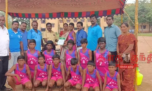 கோகோ போட்டியில் எருமப்பட்டி அரசு ஆண்கள் பள்ளி மாணவர்கள் சாதனை கோகோ போட்டியில் எருமப்பட்டி அரசு ஆண்கள் பள்ளி மாணவர்கள் சாதனை