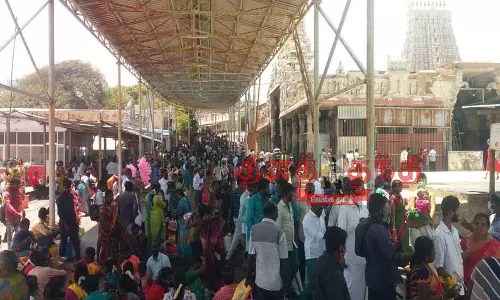 சந்திரகிரகணத்தை முன்னிட்டு செவ்வாய்க்கிழமை திருச்செந்தூர் கோவிலில் பூஜைநேரம் மாற்றம் சந்திரகிரகணத்தை முன்னிட்டு செவ்வாய்க்கிழமை திருச்செந்தூர் கோவிலில் பூஜைநேரம் மாற்றம்