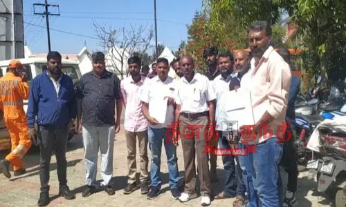 விதியை மீறி ஆட்டோக்களை இயக்கக்கூடாது விதியை மீறி ஆட்டோக்களை இயக்கக்கூடாது