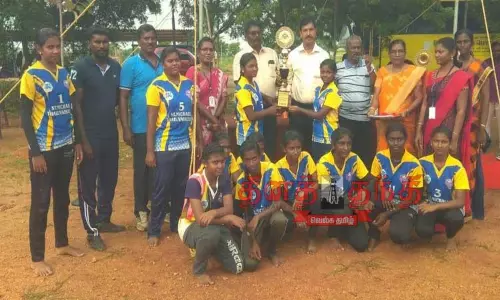 மீனாட்சிப்பட்டி ஹோலிகிராஸ் பொறியியல் கல்லூரியில்  பள்ளி மாணவர்களுக்கான விளையாட்டு போட்டி