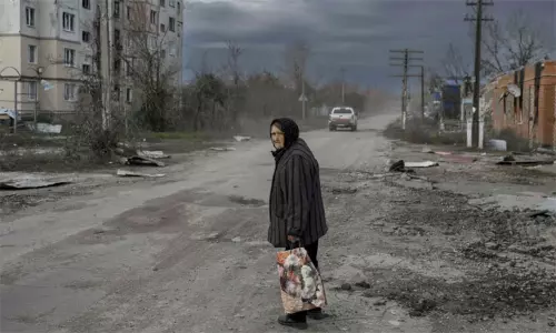 கெர்சன் நகருக்குள் உள்ள பொதுமக்களை வெளியேற்ற ரஷிய ராணுவம் முயற்சிப்பதாக உக்ரைன் குற்றச்சாட்டு கெர்சன் நகருக்குள் உள்ள பொதுமக்களை வெளியேற்ற ரஷிய ராணுவம் முயற்சிப்பதாக உக்ரைன் குற்றச்சாட்டு