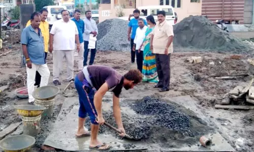 வளர்ச்சி திட்ட பணிகளை அதிகாரி ஆய்வு
