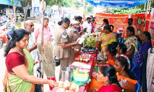 மகளிர் சுயஉதவிக்குழு தயாரிப்பு பொருட்கள் கண்காட்சி மகளிர் சுயஉதவிக்குழு தயாரிப்பு பொருட்கள் கண்காட்சி
