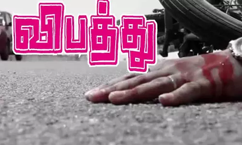 சரக்கு வேனில் இருந்து தவறி விழுந்த கல்லூரி மாணவர் சாவு சரக்கு வேனில் இருந்து தவறி விழுந்த கல்லூரி மாணவர் சாவு