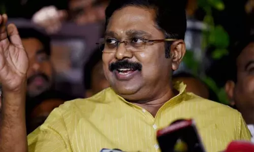 இளைஞர்களின் கனவில் மண் அள்ளிப்போடும் விதமாக தி.மு.க அரசு செயல்படுகிறது : டிடிவி தினகரன் விமர்சனம் இளைஞர்களின் கனவில் மண் அள்ளிப்போடும் விதமாக தி.மு.க அரசு செயல்படுகிறது : டிடிவி தினகரன் விமர்சனம்