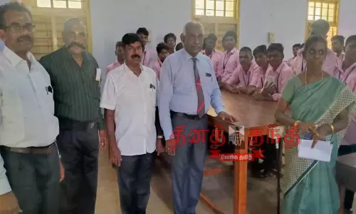 திருச்செந்தூர் ஆதித்தனார் கல்லூரியில் மொபைல் போன் பழுதுநீக்கும் பயிற்சி பட்டறை திருச்செந்தூர் ஆதித்தனார் கல்லூரியில் மொபைல் போன் பழுதுநீக்கும் பயிற்சி பட்டறை