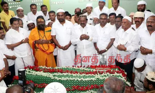 எடப்பாடி பழனிசாமி தலைமையில் மெகா கூட்டணி எடப்பாடி பழனிசாமி தலைமையில் மெகா கூட்டணி