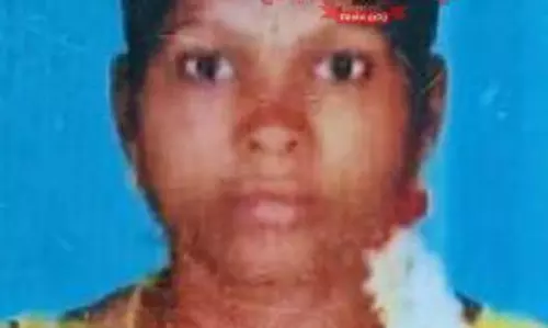 செங்கல்லால் தாக்கி பெண் படுகொலை