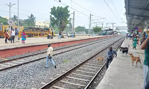 உள்கட்டமைப்பு வசதிகள் இல்லாத சிதம்பரம் ரெயில் நிலையம் உள்கட்டமைப்பு வசதிகள் இல்லாத சிதம்பரம் ரெயில் நிலையம்