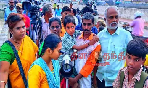 மதுரை, ராமேசுவரத்தில் வானில் மேகமூட்டம்: சந்திர கிரகணத்தை பார்க்க முடியாமல் ஏமாற்றம் மதுரை, ராமேசுவரத்தில் வானில் மேகமூட்டம்: சந்திர கிரகணத்தை பார்க்க முடியாமல் ஏமாற்றம்