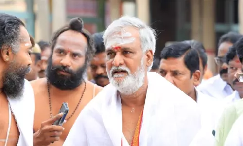 சிதம்பரம் நடராஜர் கோவில் மன்னர்கள் கட்டியது, தீட்சிதர்களுக்கு சொந்தமானதல்ல - அமைச்சர் சேகர்பாபு சிதம்பரம் நடராஜர் கோவில் மன்னர்கள் கட்டியது, தீட்சிதர்களுக்கு சொந்தமானதல்ல - அமைச்சர் சேகர்பாபு