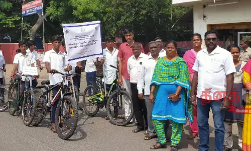 வாக்காளர் அடையாள அட்டையுடன் ஆதார் எண் இணைப்பு சிறப்பு முகாம் குறித்து சைக்கிள் பேரணி வாக்காளர் அடையாள அட்டையுடன் ஆதார் எண் இணைப்பு சிறப்பு முகாம் குறித்து சைக்கிள் பேரணி
