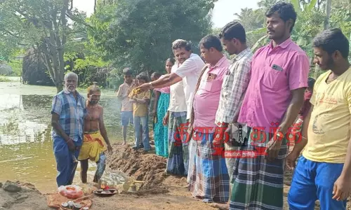 புலிக்கல் ஏரி நிரம்பியதால் விவசாயிகள் மகிழ்ச்சி