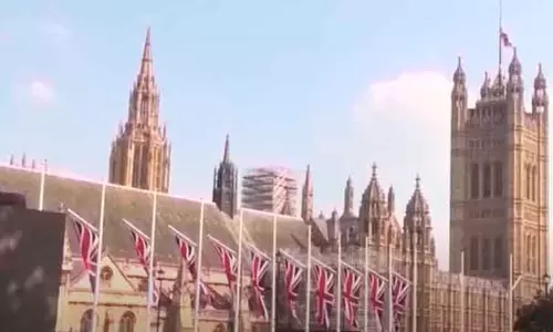 இங்கிலாந்தில் 2024 வரை பொருளாதார மந்த நிலை நீடிக்கும் - இங்கிலாந்து மத்திய வங்கி கணிப்பு