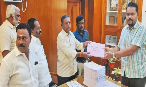 செங்கல்பட்டு மாவட்டத்தில் 26½ லட்சம் வாக்காளர்கள்; ஆண்களை விட பெண்கள் அதிகம்