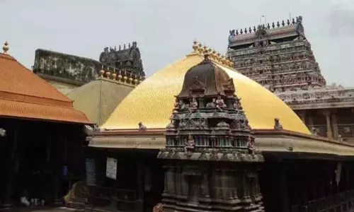 மீண்டும், மீண்டும் அமைச்சர் தவறாக கூறுவது வேதனை அளிக்கிறது: சிதம்பரம் நடராஜர் கோவில் தீட்சிதர்களுக்கு சொந்தமானது வக்கீல் சந்திரசேகரன் பேட்டி மீண்டும், மீண்டும் அமைச்சர் தவறாக கூறுவது வேதனை அளிக்கிறது: சிதம்பரம் நடராஜர் கோவில் தீட்சிதர்களுக்கு சொந்தமானது வக்கீல் சந்திரசேகரன் பேட்டி