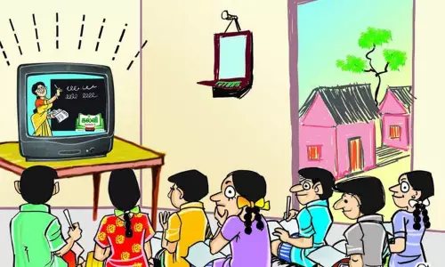 கல்வி தொலைக்காட்சி கைகொடுக்கிறதா? ஆசிரியர்கள், மாணவர்கள் கருத்து கல்வி தொலைக்காட்சி கைகொடுக்கிறதா? ஆசிரியர்கள், மாணவர்கள் கருத்து