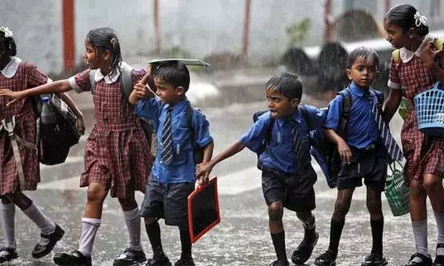 கனமழை எச்சரிக்கை: எந்தெந்த மாவட்டங்களில் நாளை பள்ளி, கல்லூரிகளுக்கு விடுமுறை..? கனமழை எச்சரிக்கை: எந்தெந்த மாவட்டங்களில் நாளை பள்ளி, கல்லூரிகளுக்கு விடுமுறை..?