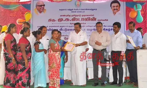 48 நரிக்குறவர்களுக்கு வீட்டுமனை பட்டா