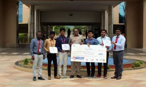 மாணவர்களுக்கு பாராட்டு