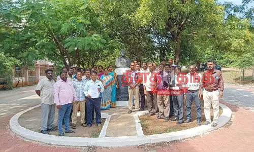 நாமக்கல் அறிஞர் அண்ணா அரசு கலைக்கல்லூரியில் கவுரவ விரிவுரையாளர்கள் வகுப்பு புறக்கணிப்பு போராட்டம் நாமக்கல் அறிஞர் அண்ணா அரசு கலைக்கல்லூரியில் கவுரவ விரிவுரையாளர்கள் வகுப்பு புறக்கணிப்பு போராட்டம்