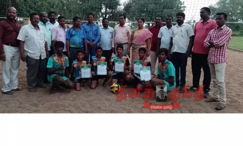 கடற்கரை வாலிபால் போட்டிகளில் சு.ஆடுதுறை அரசு பள்ளி சாதனை கடற்கரை வாலிபால் போட்டிகளில் சு.ஆடுதுறை அரசு பள்ளி சாதனை