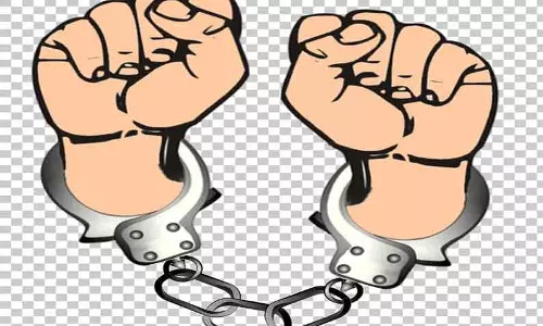 ஒலிபெருக்கி கடை உரிமையாளரை தாக்கிய வாலிபர் கைது ஒலிபெருக்கி கடை உரிமையாளரை தாக்கிய வாலிபர் கைது