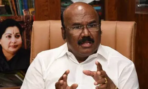 10 சதவீத இடஒதுக்கீட்டில் திமுக இரட்டை வேடம் போடுகிறது - முன்னாள் அமைச்சர் ஜெயக்குமார்