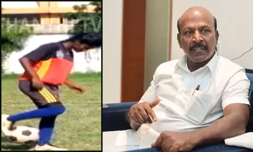 கால்பந்து வீராங்கனை கால் இழப்பு: தவறான சிகிச்சையால் பாதிப்பு என்ற கருத்தை பரப்புகின்றனர் - அமைச்சர் மா.சுப்பிரமணியன் கால்பந்து வீராங்கனை கால் இழப்பு: தவறான சிகிச்சையால் பாதிப்பு என்ற கருத்தை பரப்புகின்றனர் - அமைச்சர் மா.சுப்பிரமணியன்