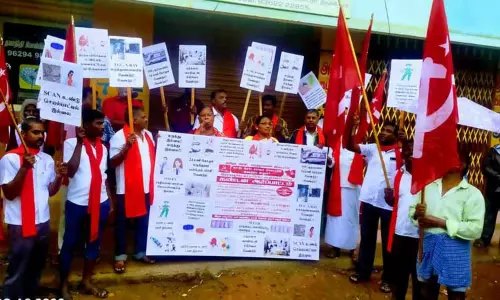 திருவெறும்பூர் அருகே மார்க்சிஸ்ட் கம்யூனிஸ்டு கட்சியினர் ஆர்ப்பாட்டம் திருவெறும்பூர் அருகே மார்க்சிஸ்ட் கம்யூனிஸ்டு கட்சியினர் ஆர்ப்பாட்டம்