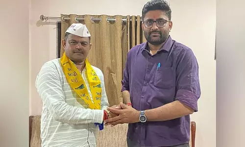 தேர்தலில் போட்டியிட வாய்ப்பில்லை: குஜராத் பா.ஜ.க. எம்.எல்.ஏ. ஆம் ஆத்மியில் இணைந்தார் தேர்தலில் போட்டியிட வாய்ப்பில்லை: குஜராத் பா.ஜ.க. எம்.எல்.ஏ. ஆம் ஆத்மியில் இணைந்தார்