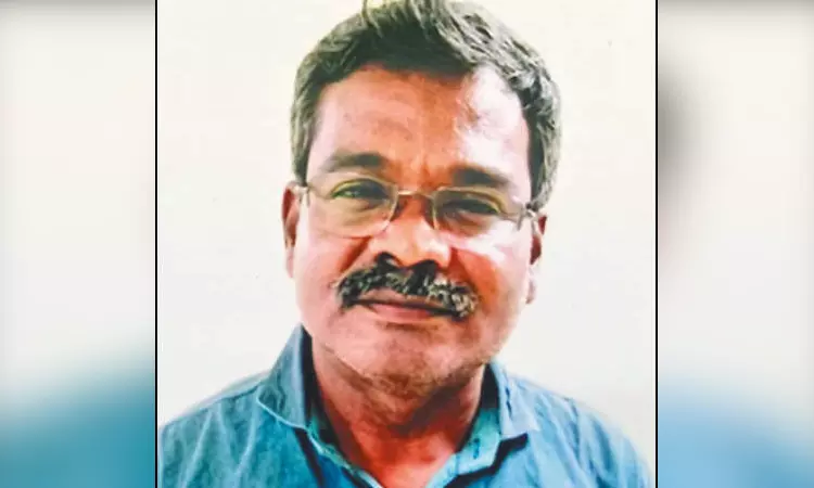 ரெயில்வேயில் வேலை வாங்கி தருவதாக ரூ.72 லட்சம் மோசடி - அரசு பள்ளி ஆசிரியர் கைது ரெயில்வேயில் வேலை வாங்கி தருவதாக ரூ.72 லட்சம் மோசடி - அரசு பள்ளி ஆசிரியர் கைது