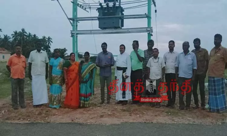 பழங்குளத்தில் 2 மின் மாற்றிகள் திறப்பு பழங்குளத்தில் 2 மின் மாற்றிகள் திறப்பு