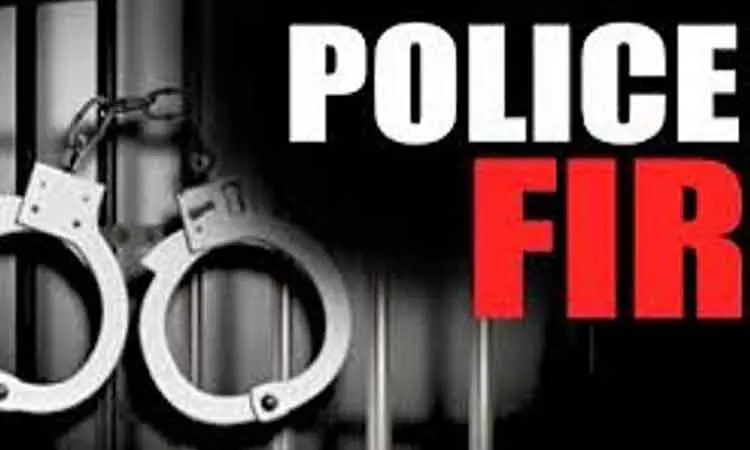 காதலிக்க மறுத்த சிறுமியை கொல்ல முயற்சி