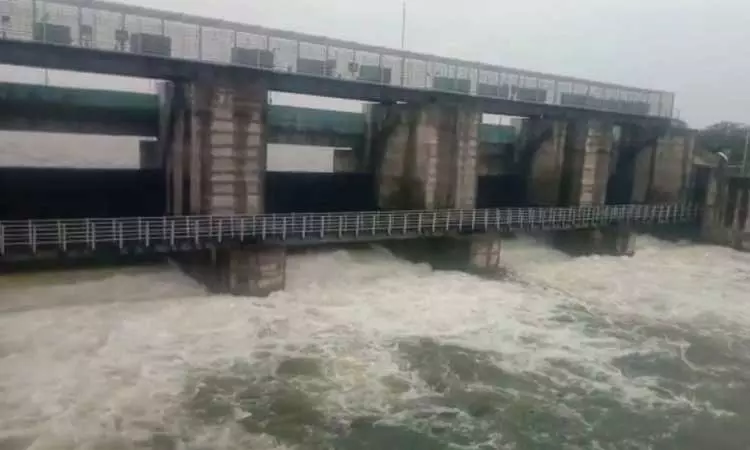 கள்ளக்குறிச்சியில் தொடர் மழை: மணிமுக்தா அணையில் வினாடிக்கு 1000 கனஅடி நீர் வெளியேற்றம் கள்ளக்குறிச்சியில் தொடர் மழை: மணிமுக்தா அணையில் வினாடிக்கு 1000 கனஅடி நீர் வெளியேற்றம்