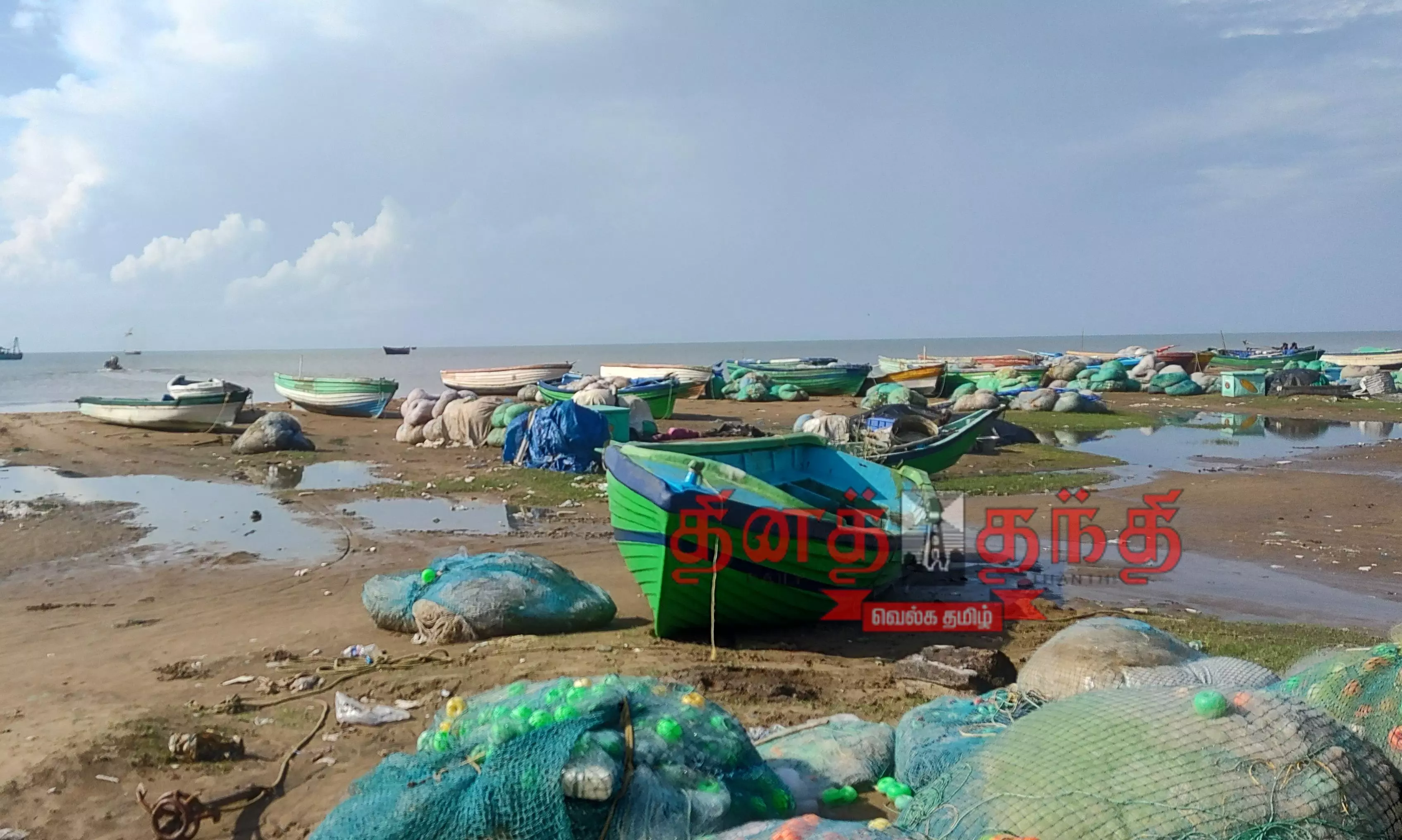 நாகை மாவட்டத்தில் பரவலாக மழை நாகை மாவட்டத்தில் பரவலாக மழை