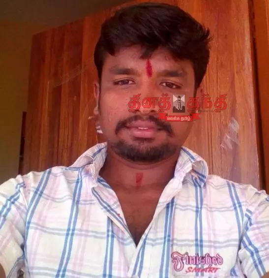 வாலிபர் படுகொலை; நண்பருக்கும் வெட்டு வாலிபர் படுகொலை; நண்பருக்கும் வெட்டு