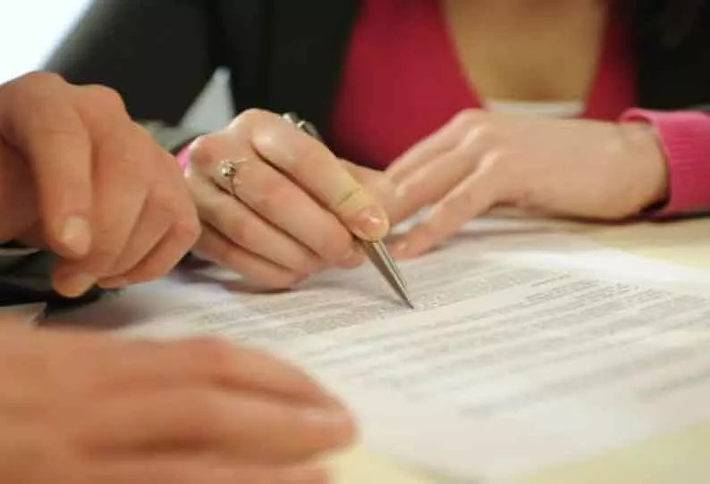 வாக்காளர்கள் பட்டியலில் பெயர் சேர்க்க சிறப்பு முகாம்