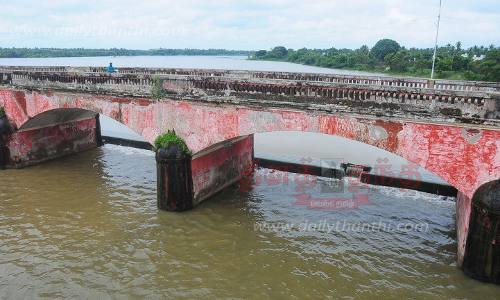 புதுச்சேரியில் ஏரி, குளங்கள் நிரம்பி வழிகின்றன