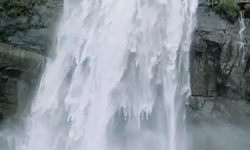 கொல்லிமலையில் வெள்ளப்பெருக்கு