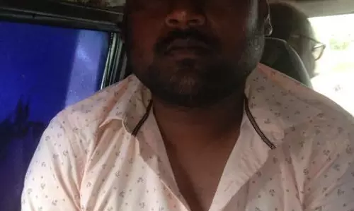 நம்பியூர் அருகே ஆடுகளை திருடி இறைச்சி கடையில் விற்ற 2 பேர் கைது நம்பியூர் அருகே ஆடுகளை திருடி இறைச்சி கடையில் விற்ற 2 பேர் கைது