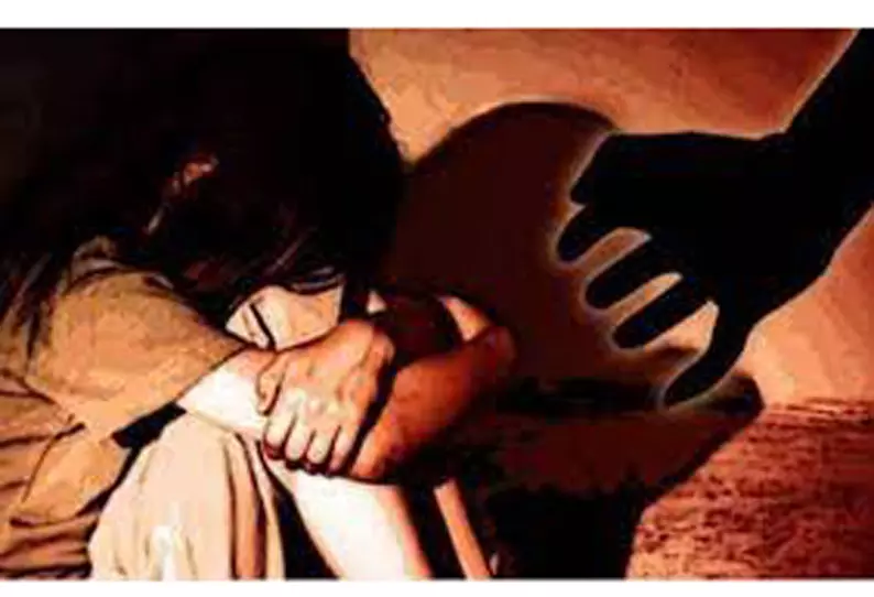 15 வயது சிறுமிக்கு கட்டாய திருமணம்- தாய், கள்ளக்காதலன் கைது