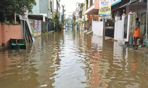 மவுலிவாக்கம் ஊராட்சியில் ஆறுகளின் பெயர்களை கொண்ட தெருக்களில் தேங்கி நிற்கும் மழைநீர்