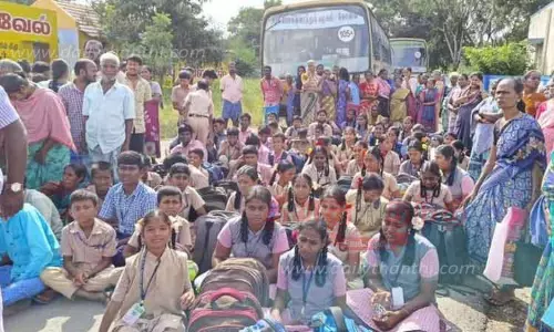 அரசு பஸ்களை சிறைபிடித்து போராட்டம்