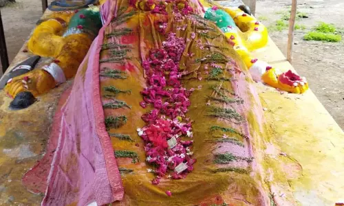 கோப்பணம்பாளையம் பரமேஸ்வரர் கோவிலில்  பேச்சியம்மன் கண் திறப்பு நிகழ்ச்சி