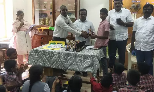 பழனி அருங்காட்சியகத்தில் மாணவர்களுக்கு ஓவியப்போட்டி