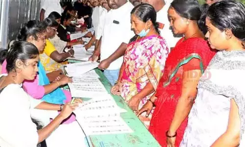 வாக்காளர் பட்டியல் சிறப்பு முகாம் - தமிழகம் முழுவதும் 7 லட்சம் பேர் விண்ணப்பம்